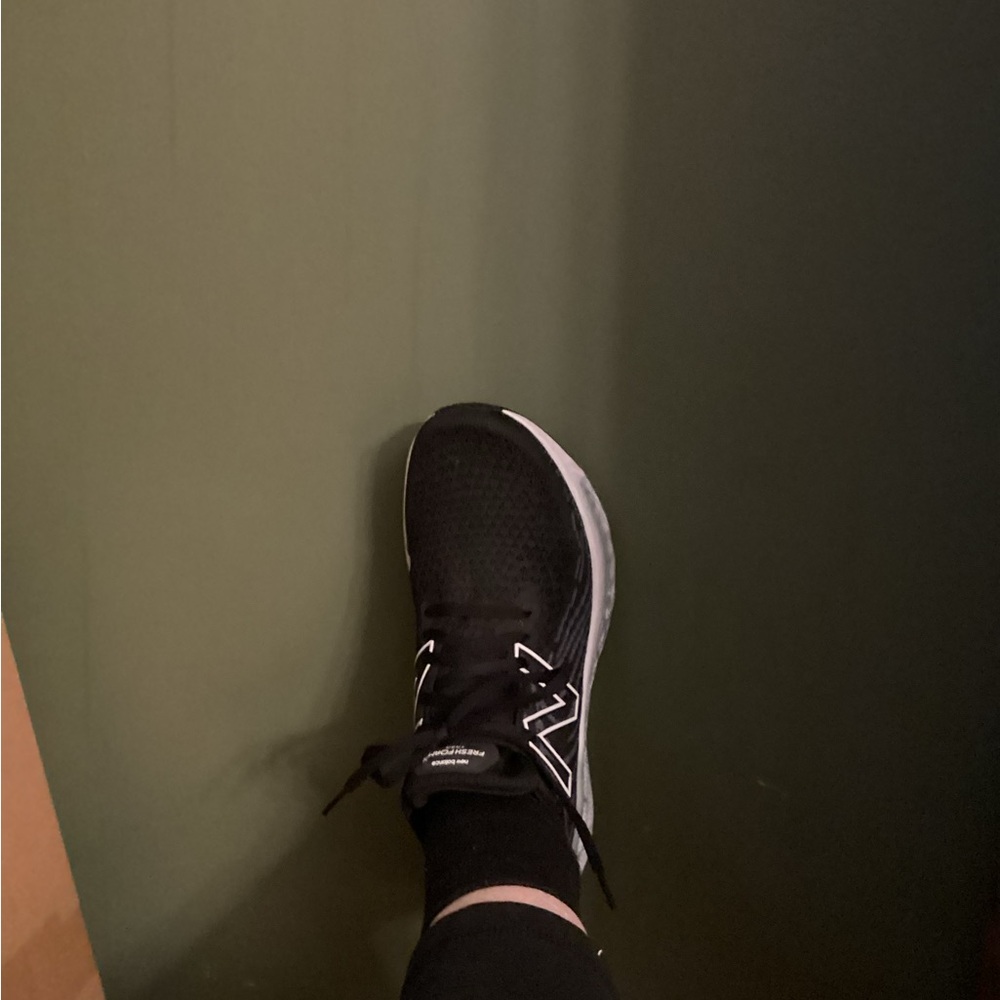 New Balance shoes. Worn once. - Picture 5 of 7